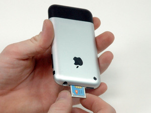Замена батареи на iPhone 2G